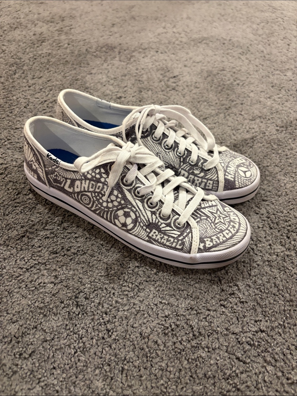 Women’s Keds White and Gray Illustrated Low-Top Sneakers US Size 7